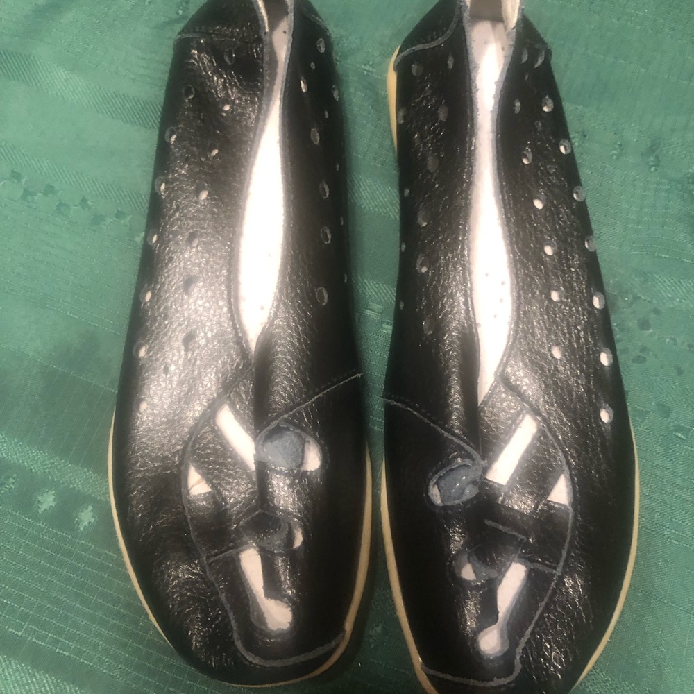 Women’s Size 8.5 Black Flat Shoes